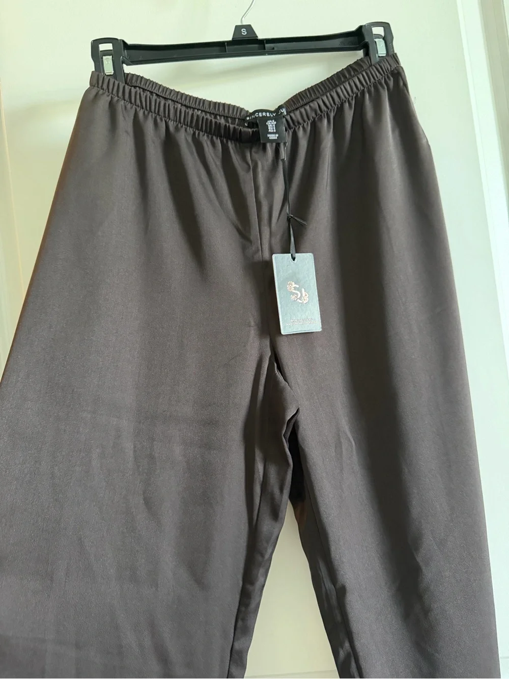 NWT SINCERELY JULES SILK PANTS IN DARK BROWN